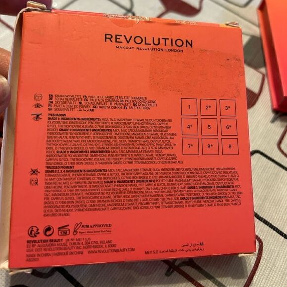 NWT/NIB Revolution palette - Picture 3 of 8